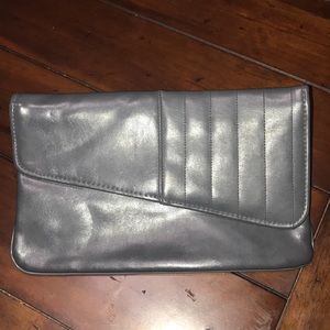 VINTAGE LEATHER CLUTCH